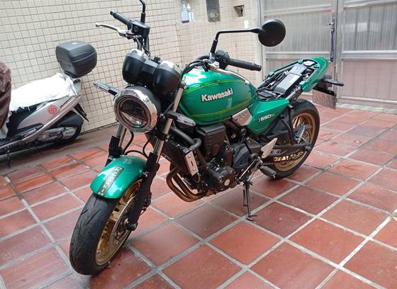 KAWASAKI Z650 ABS RS 
